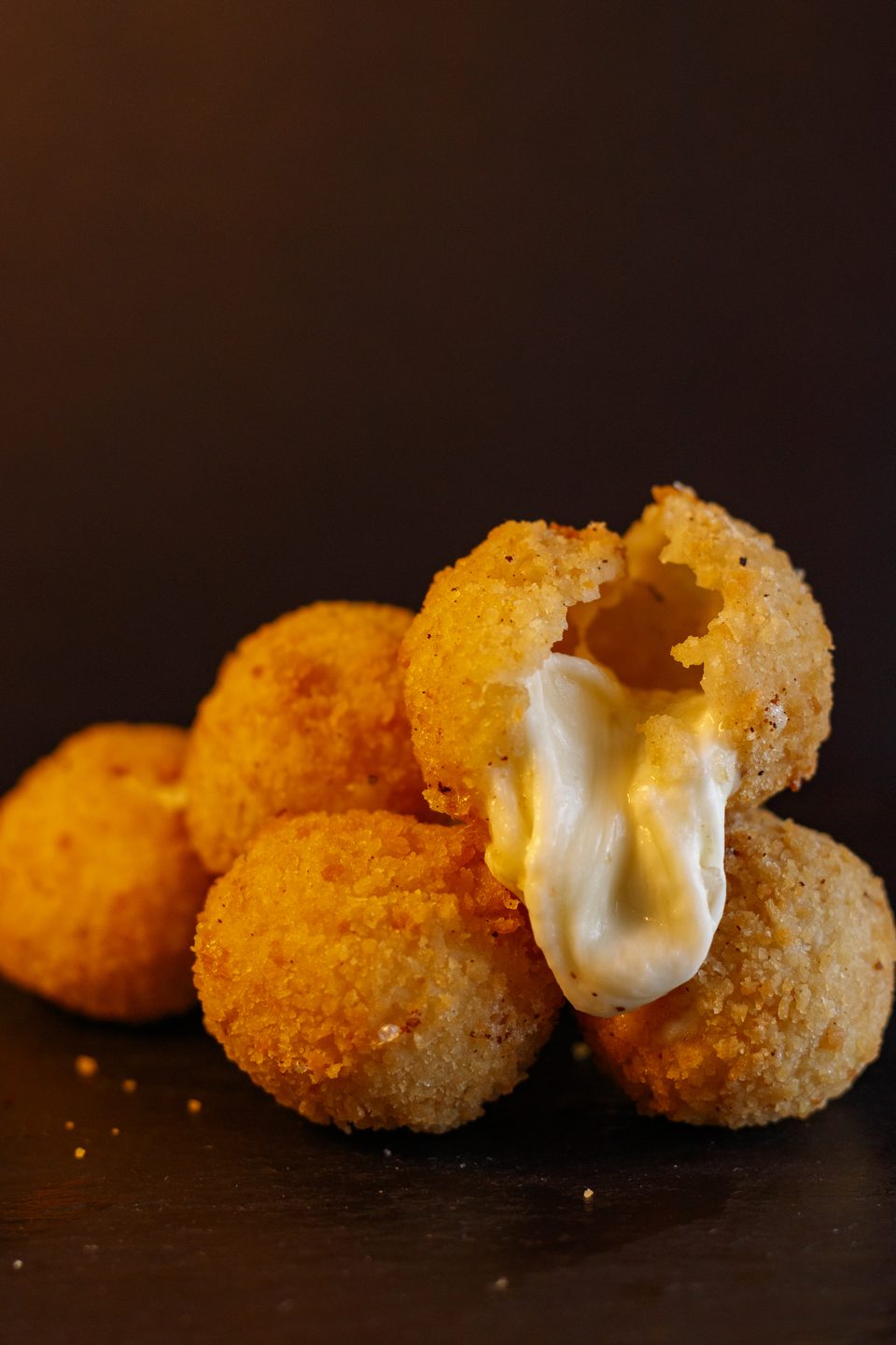 Mozzarelline Garzia fritte e aperte: il cuore filante
